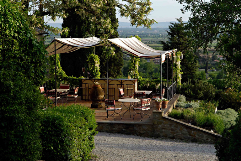 ROMANTIC CORNERS