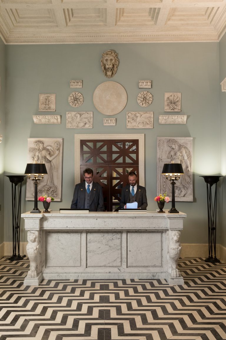 RFH Hotel de la Ville - Concierge Desk 0877 JG May 19