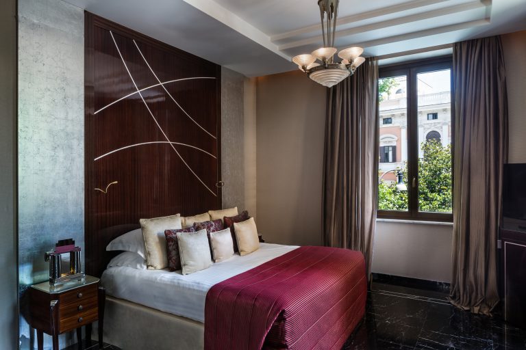 Baglioni_Hotel_Regina_Dolce_Vita_Suite_Bedroom