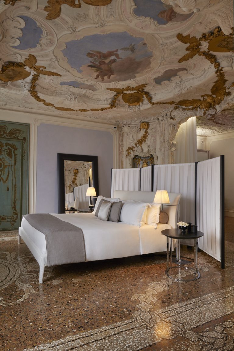 Aman Venice - Accommodation - Alcova Tiepolo_bedroom.tif