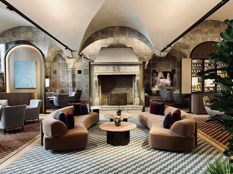 Four Seasons Milano - lobby fireplace