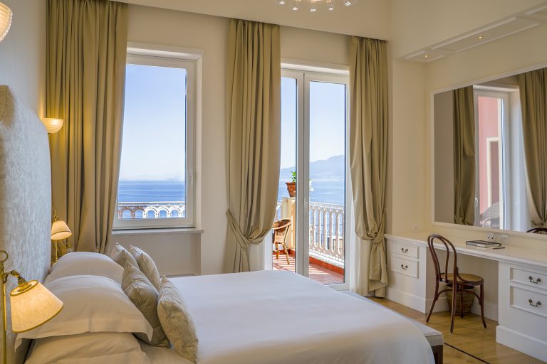 Grand Hotel Excelsior Vittoria - Deluxe Double sea view room