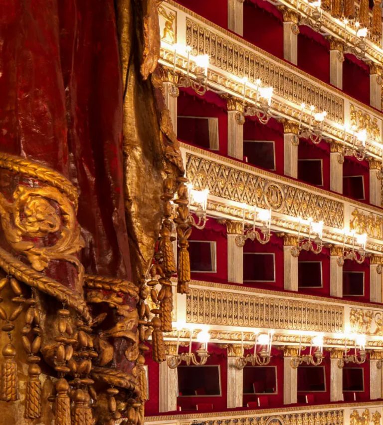 Arno Travel - Teatro San Carlo - Napoli