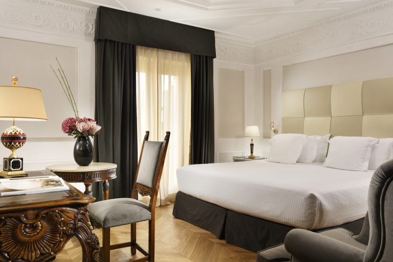 Hotel Splendide Royal - 07 Bedroom