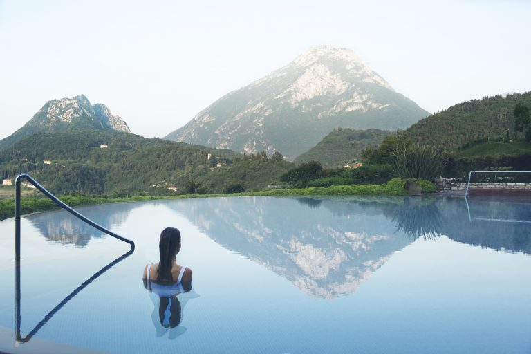 Lefay Resort & SPA Lago di Garda - 04_Pool_ Indoor Outdoor Pool_External with Model