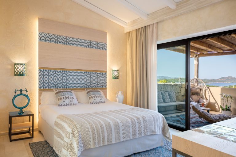 05_Baglioni_Resort_Sardinia_Maddalena_Suite_Bedroom