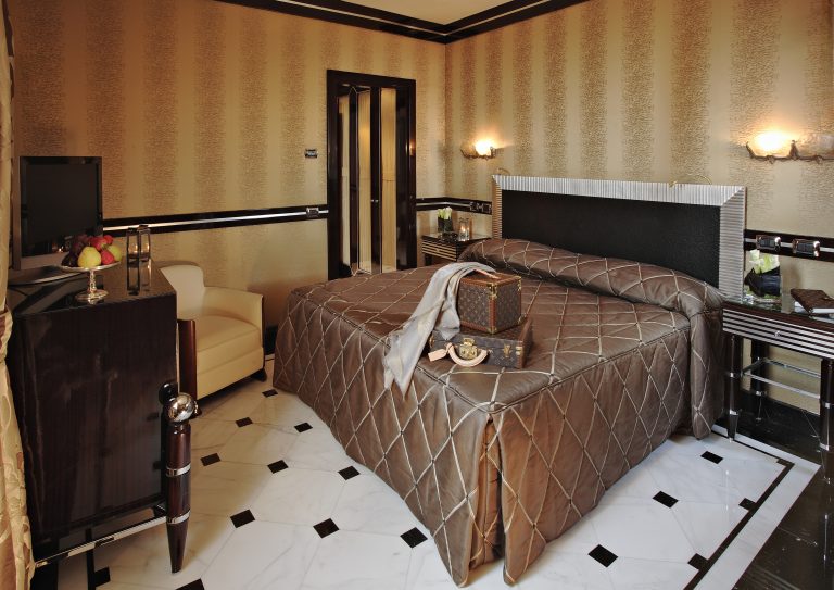 Grand Hotel Majestic già Baglioni - Art Decò Suite bedroom