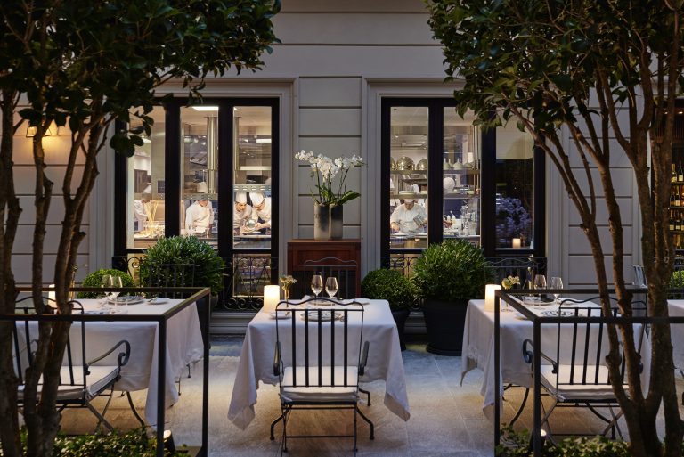 MOMLN SETA COURTYARD OPEN KITCHEN 01