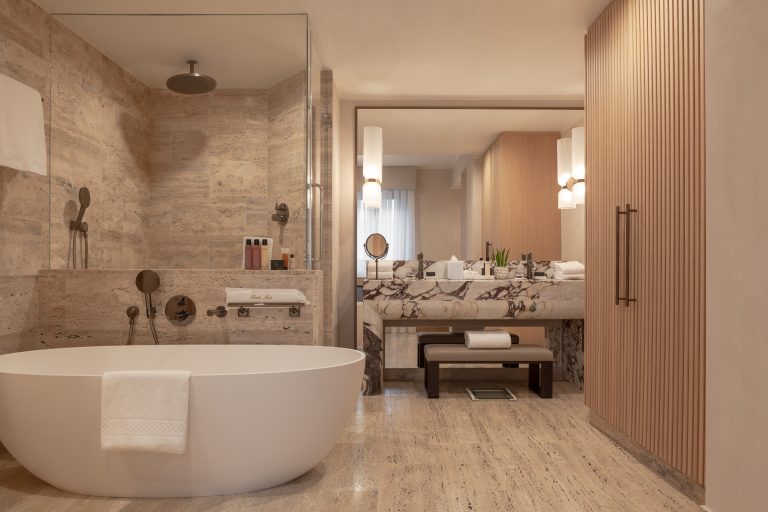 Park Hyatt Milano_Executive Suite Bathroom