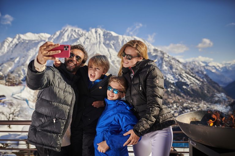 Le Massif_Family Selfie