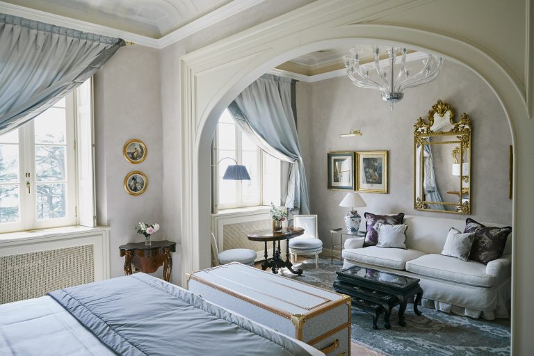 Passalacqua - 38 - Junior Suite in the Villa with lake view © Stefan Giftthaler