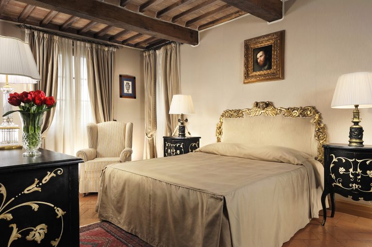 Starhotels_Grand_Hotel_Continental_Siena_Panoramic_Suite (2)