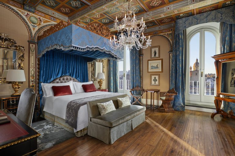 The St Regis Florence - RoyalSuiteGiocondaBedroom-RenaissanceStyle
