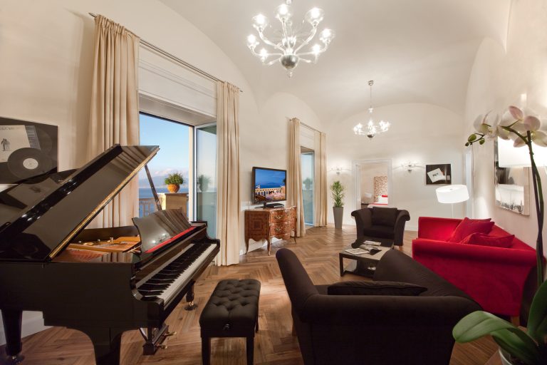 Grand Hotel Excelsior Vittoria - Suite Lucio Dalla - Sitting Room (1)