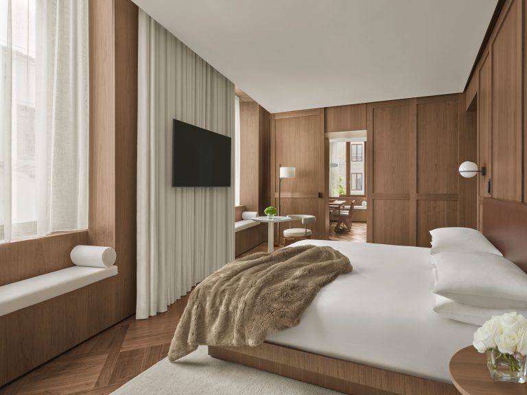 The Rome EDITIONEDITION Signature Suite - Bedroom