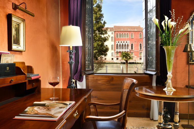 Palazzo Venart Luxury Hotel - Venart_101_scrivania