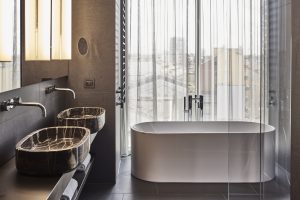 Hotel VIU Milano - 09_Hotel_Viu_Milan-ExecutiveSuite_bathtub_DH