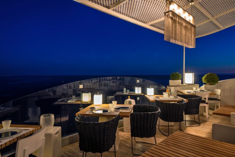 Villa Franca -6.Restaurant Gold Sky Terrace jpg