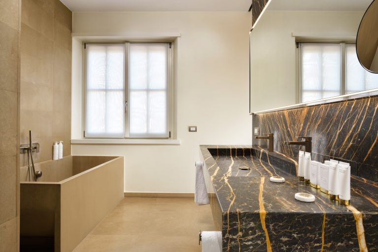 Palazzo Montemartini -Bathroom 1