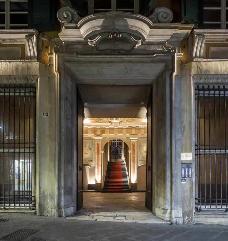 Palazzo Durazzo - Hotel - Via del Campo - Entrance